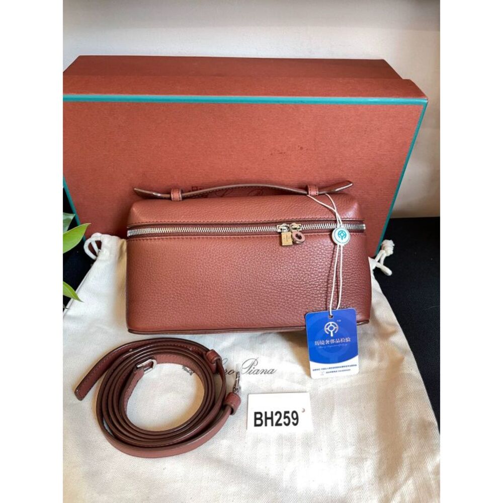 Loro Piana Women Pre-Loved Bag Very Good Condition